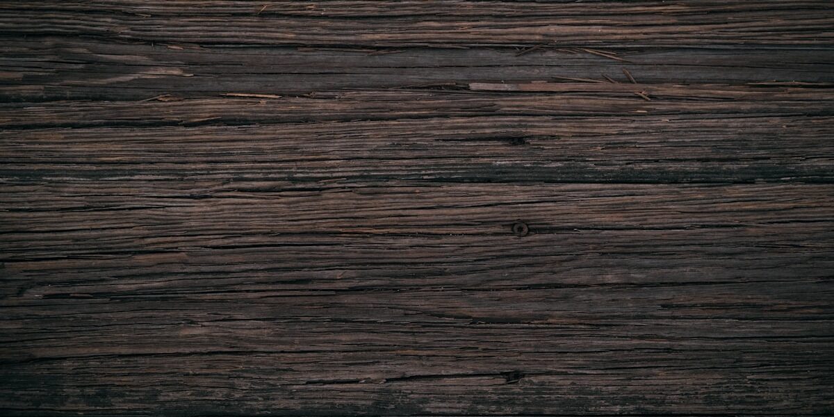 Piano-Black Finish on Tables: The Multi-Coat Lacquer Process