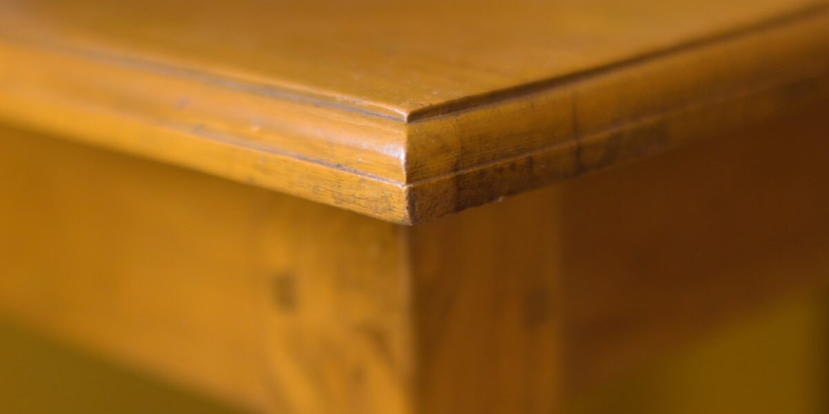 Open Pore vs. Filled: How Pore Filling Changes Walnut and Oak